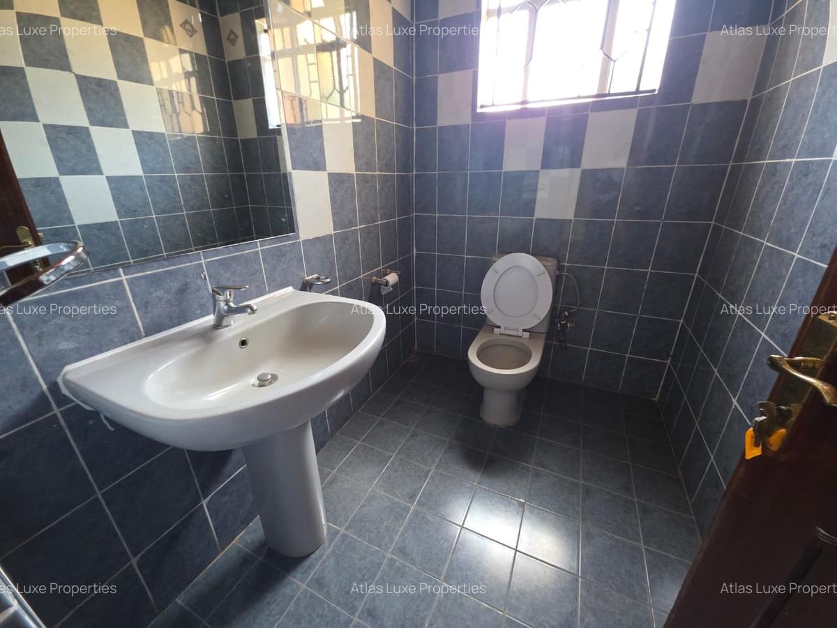 6 Bed House with En Suite at Old Runda - 5
