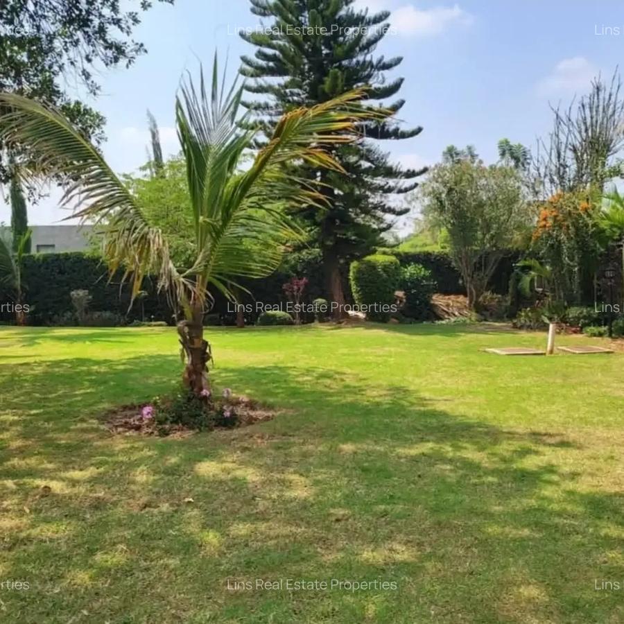 5 Bed House with En Suite in Runda - 4