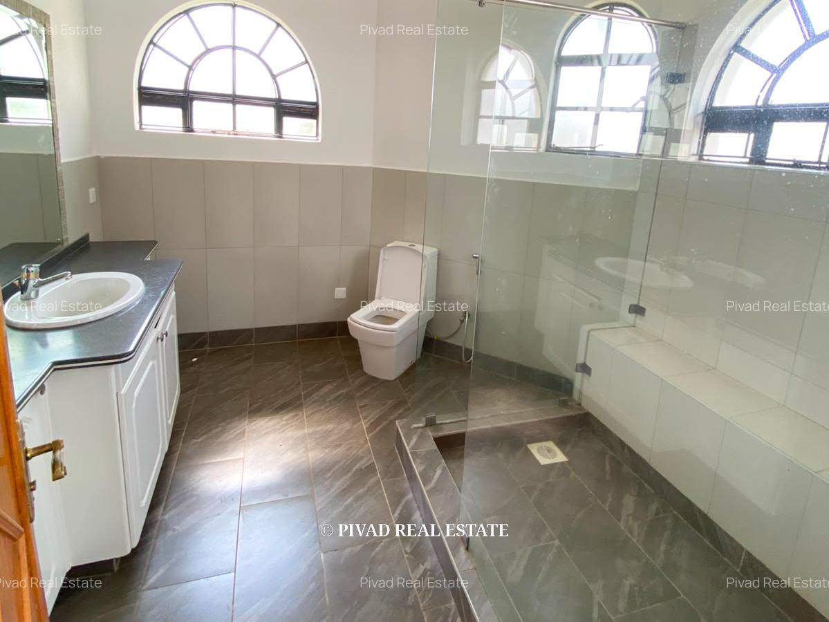 4 Bed House with Garden in Nyari - 8