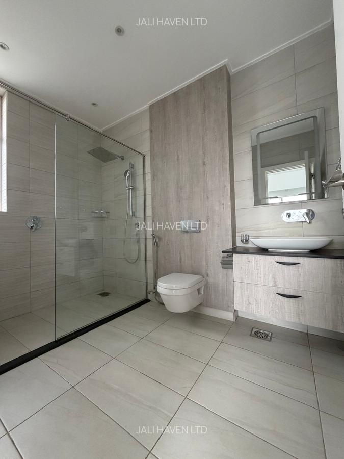 3 Bed Apartment with En Suite in Westlands Area - 7