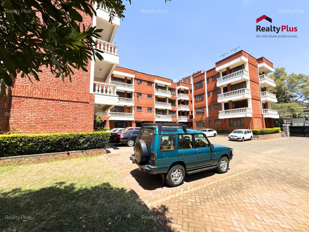 2 Bed Apartment with En Suite at Riverside Drive - 3