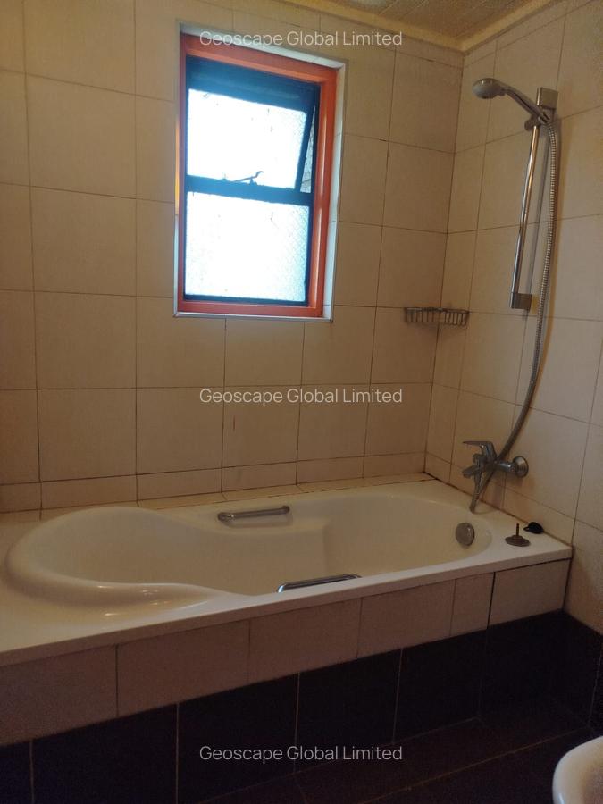 3 Bed Apartment with En Suite in Riverside - 7