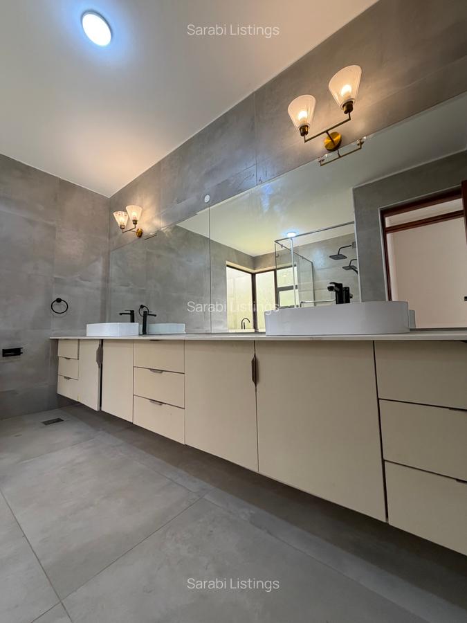 6 Bed Townhouse with En Suite in Karen - 13