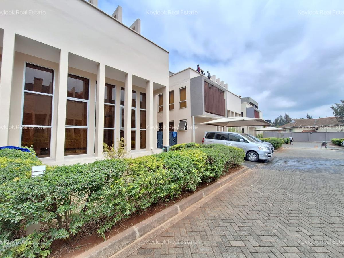 5 Bed Townhouse with En Suite at Lavington Green - 7
