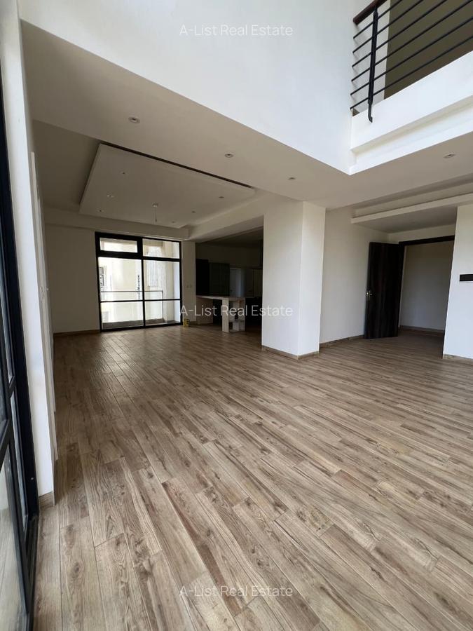 4 Bed Apartment with En Suite at Riverside Drive - 7