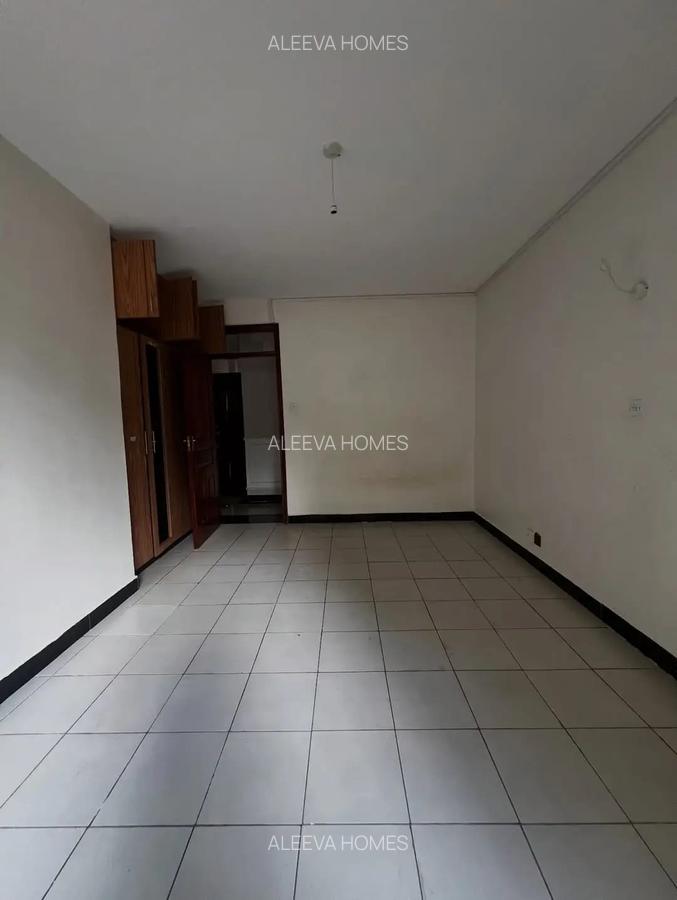 3 Bed Apartment with En Suite in Lavington - 10