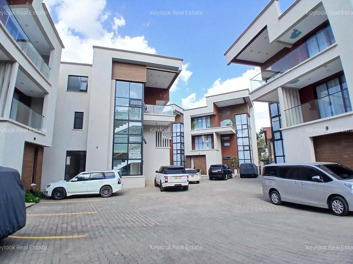5 Bed Townhouse with En Suite at Lavington Green - 1