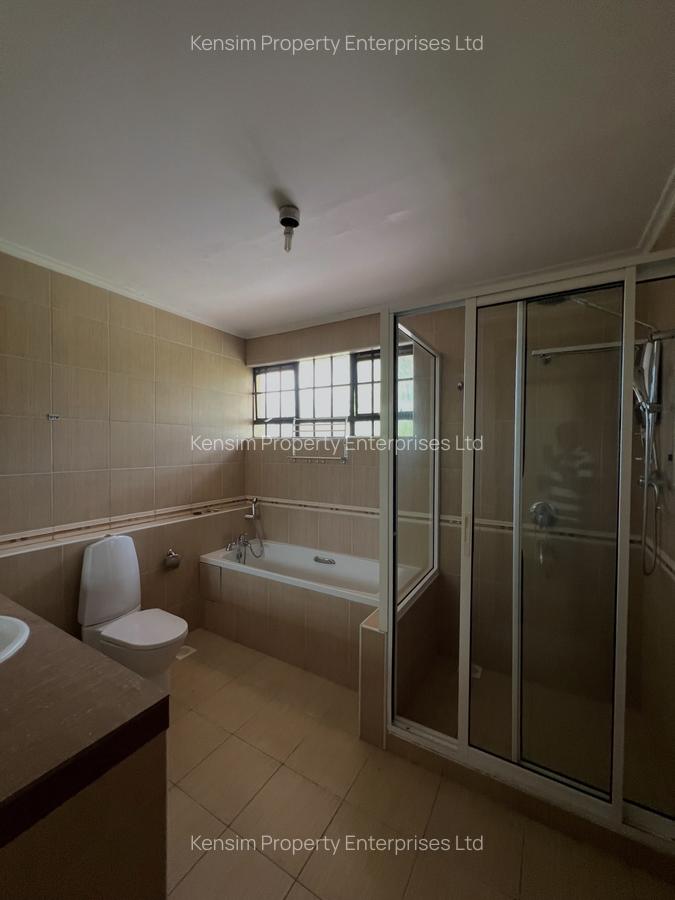 4 Bed Townhouse with En Suite in Lavington - 13