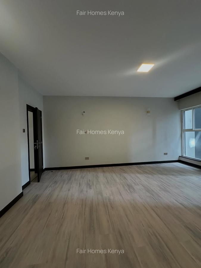 3 Bed Apartment with En Suite at Riverside Drive - 12