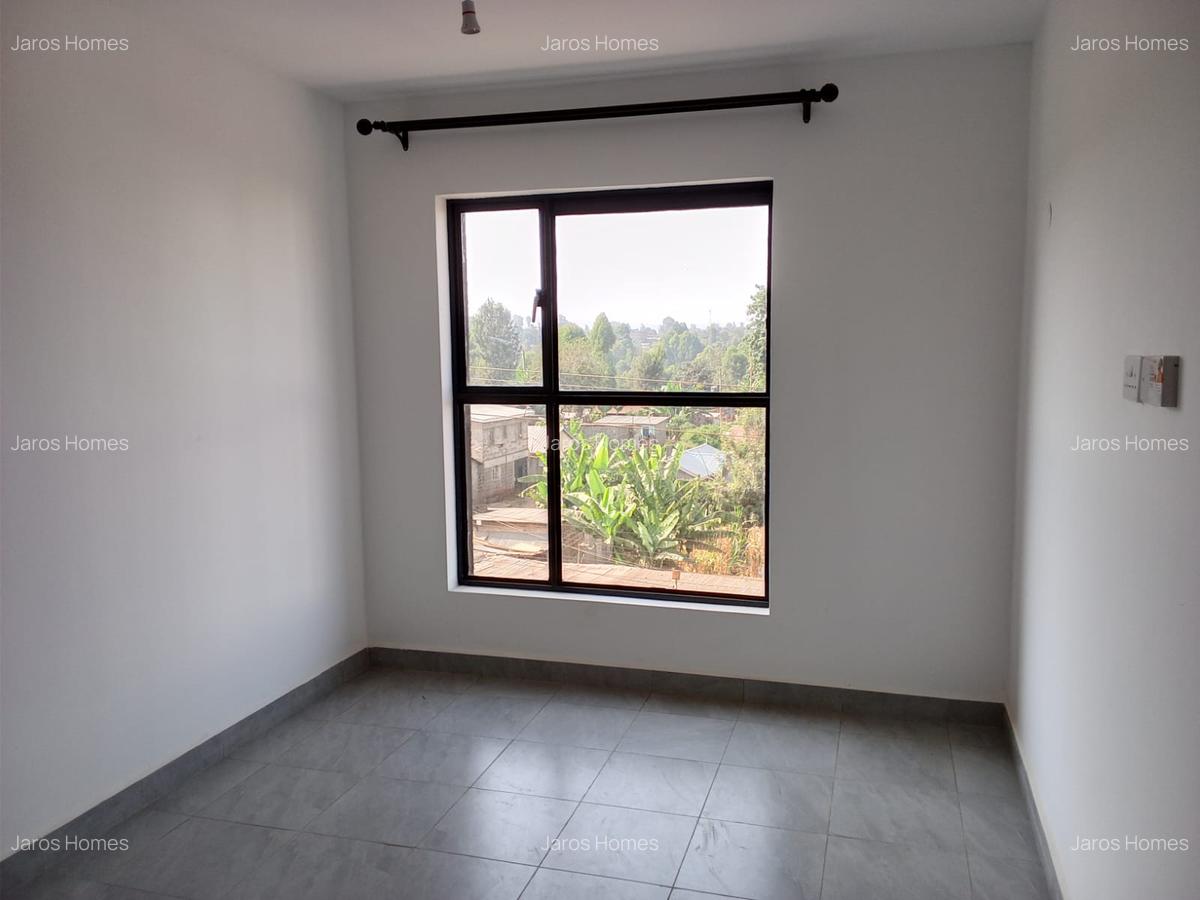 Studio Apartment with En Suite at Kirawa Road - 4