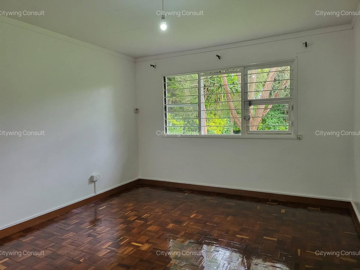 4 Bed House with En Suite at Crescent Road - 7