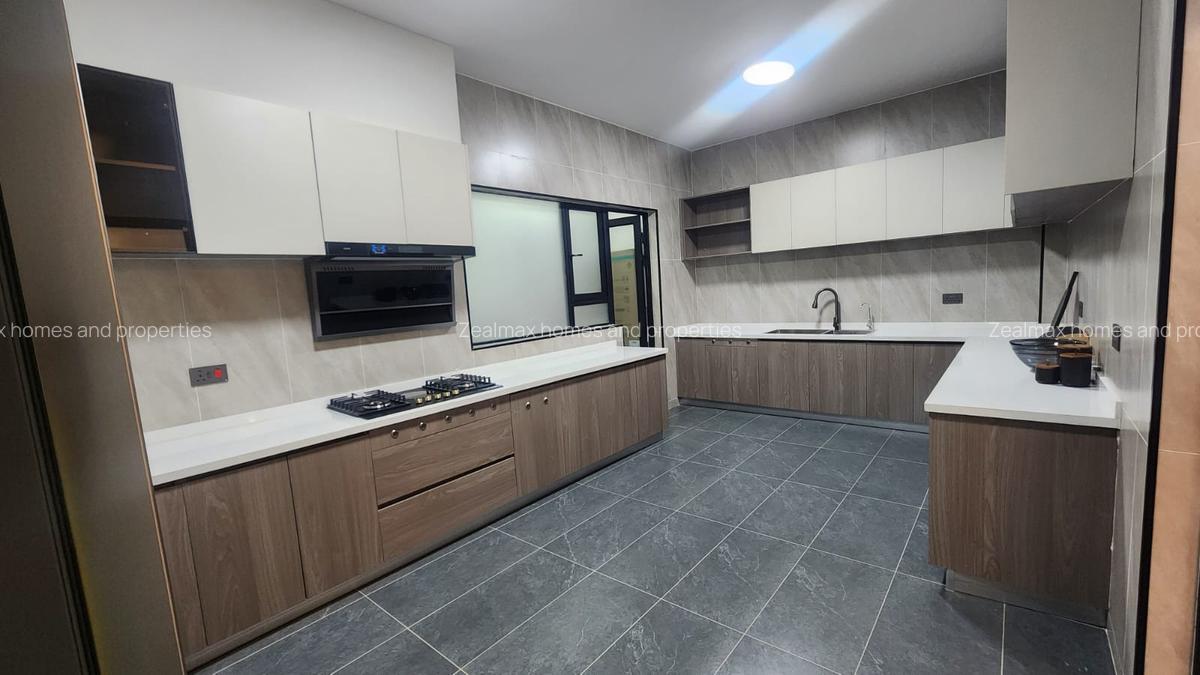 5 Bed Apartment with Swimming Pool in Kileleshwa - 11