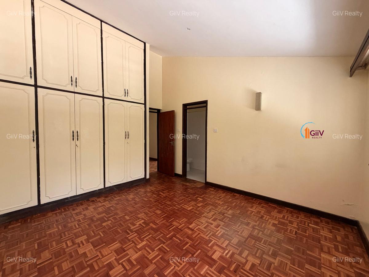 4 Bed Townhouse with Staff Quarters in Spring Valley - 11