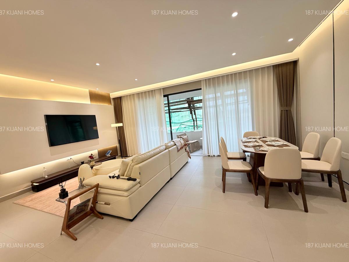 Serviced 2 Bed Apartment with En Suite at Windsor - 3