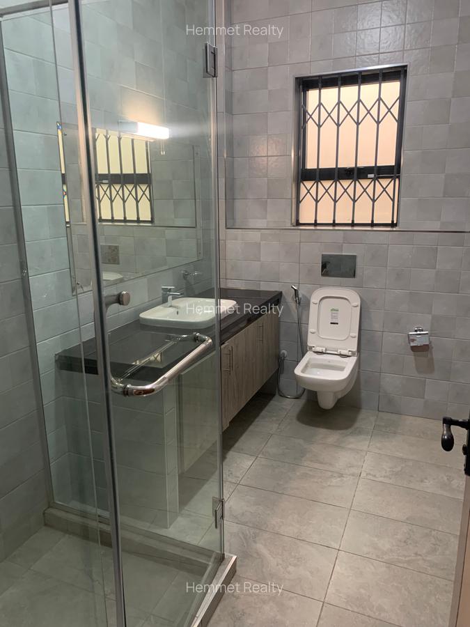 5 Bed House with En Suite in Thigiri - 16