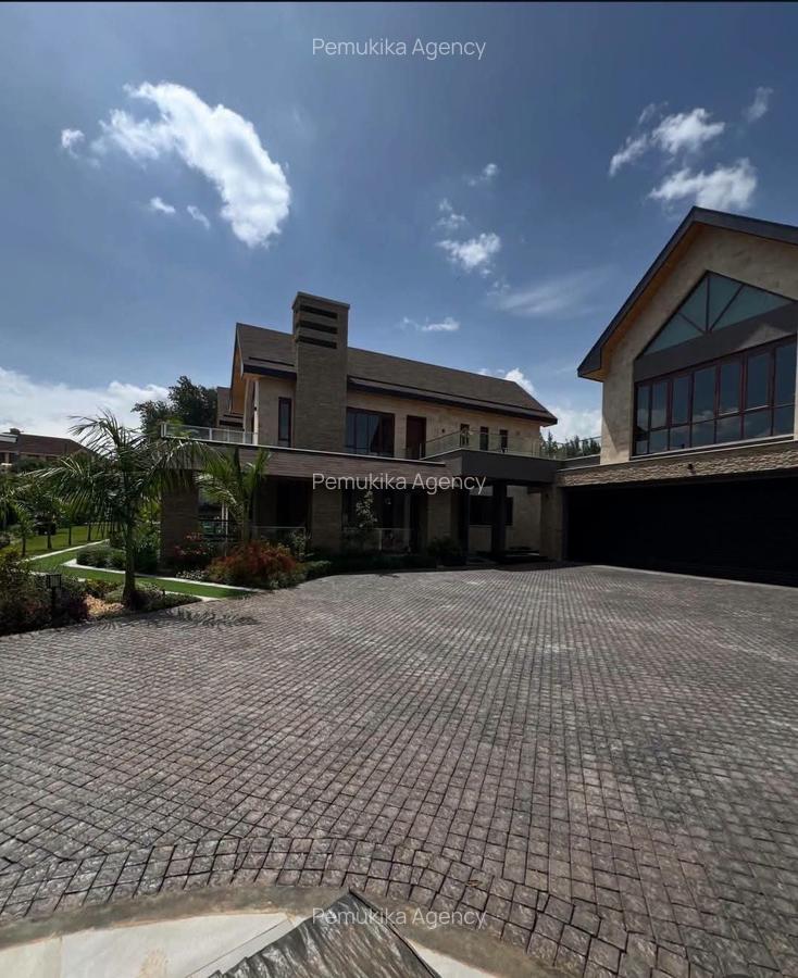 5 Bed Townhouse with En Suite in Runda - 2