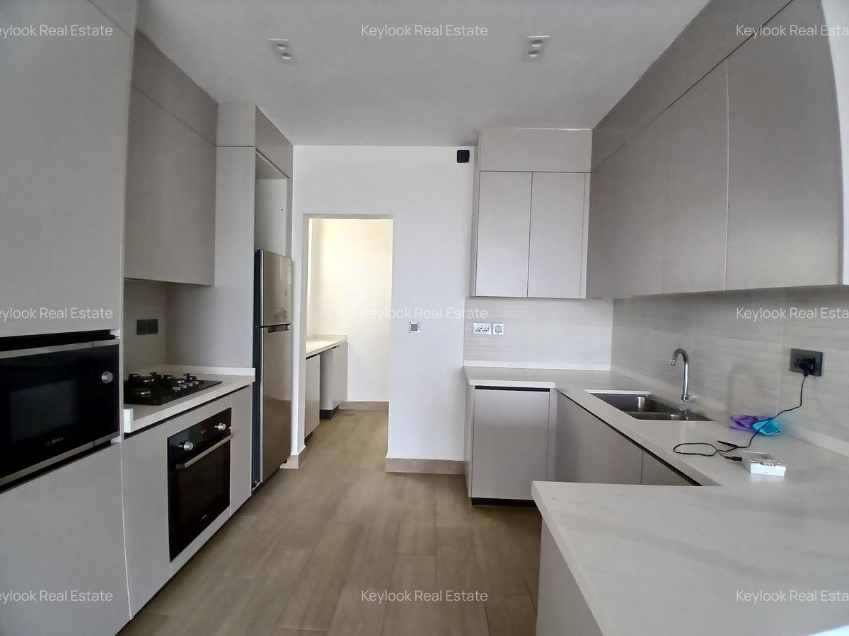 3 Bed Apartment with En Suite at Riverside Drive - 13