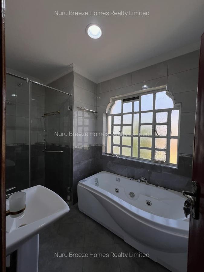 6 Bed House with En Suite in Runda - 11