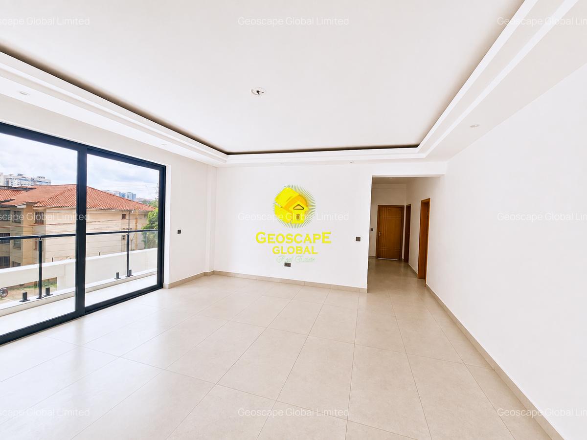 3 Bed Apartment with En Suite in Brookside - 1
