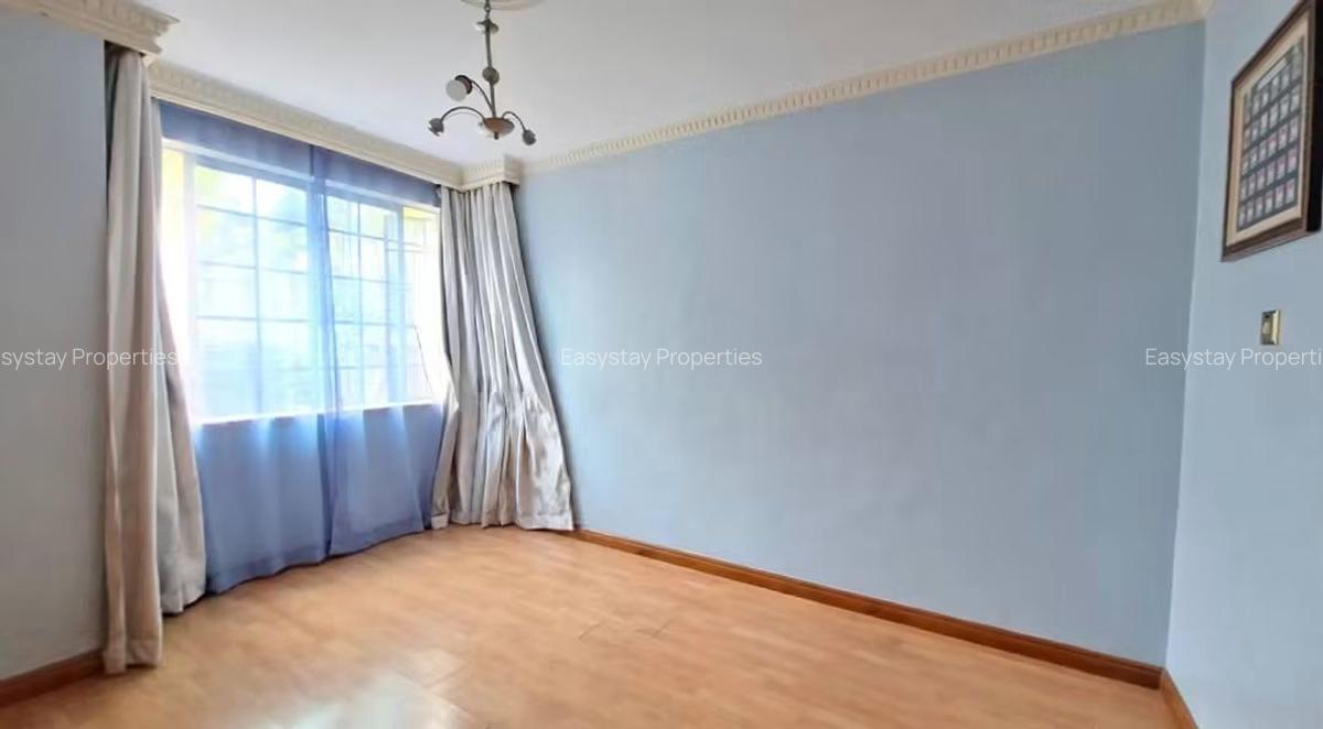 4 Bed Townhouse with En Suite in Lavington - 11