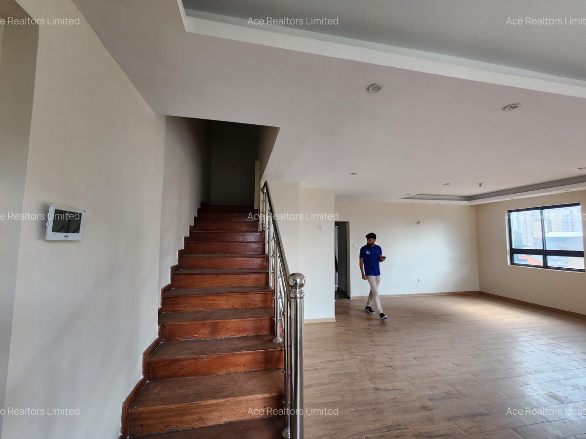 5 Bed Apartment with En Suite at Parklands - 7