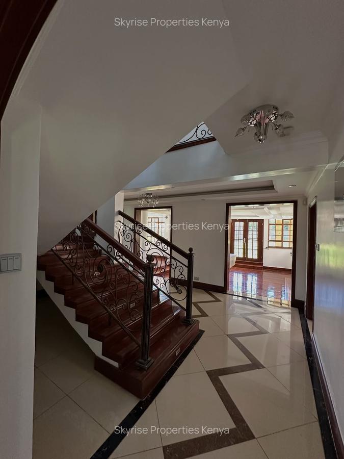 5 Bed House with En Suite in Runda - 12
