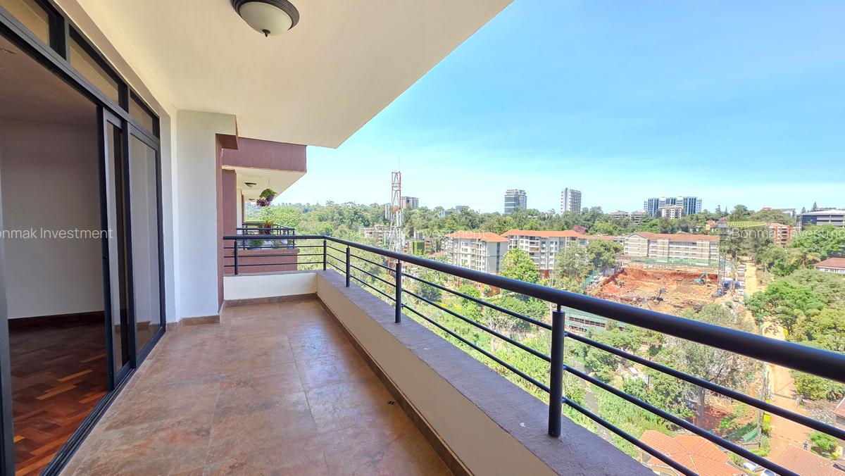 4 Bed Apartment with En Suite at Riverside Drive - 14