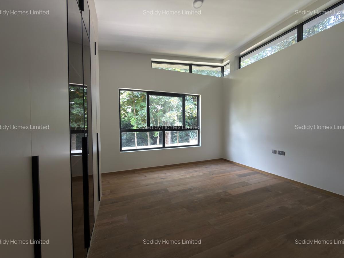 5 Bed Townhouse with En Suite in Runda - 12