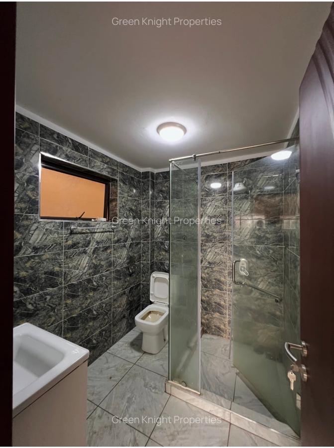 5 Bed Townhouse with En Suite in Lavington - 15