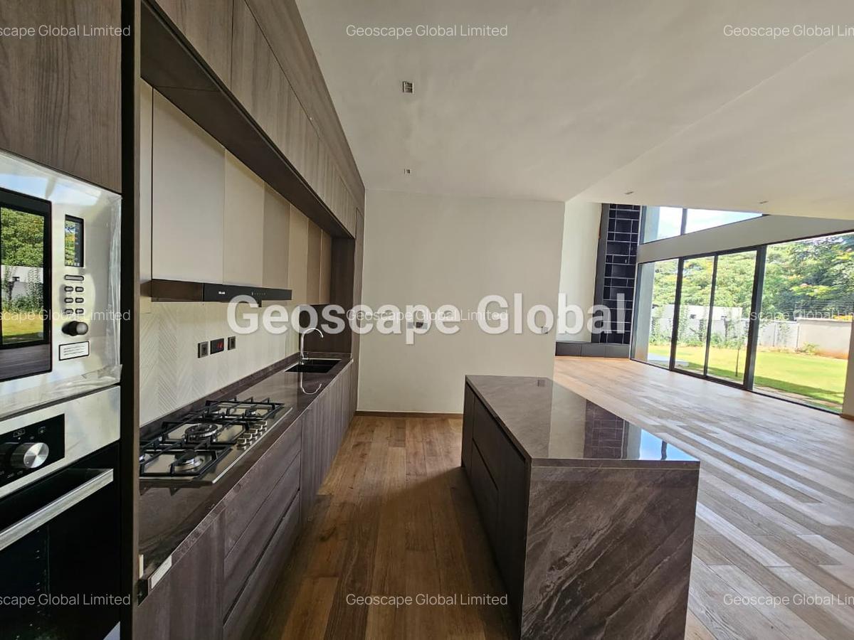 5 Bed House with En Suite in Runda - 7
