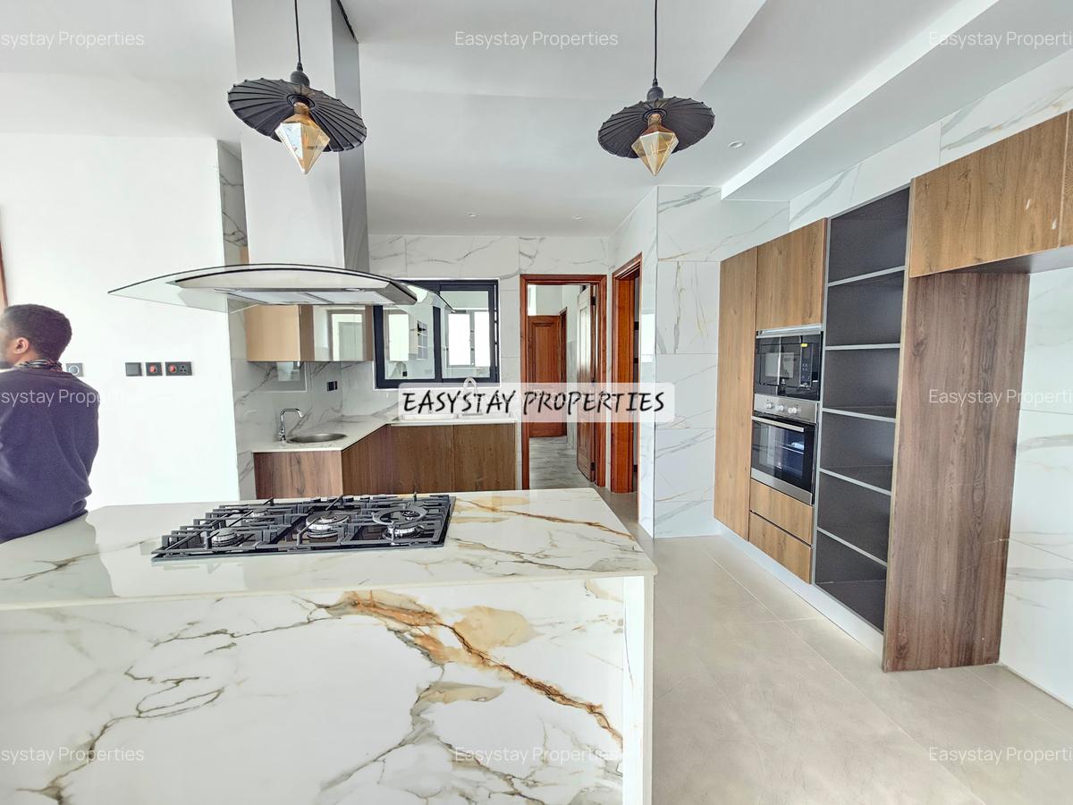 3 Bed Apartment with En Suite in Riverside - 1