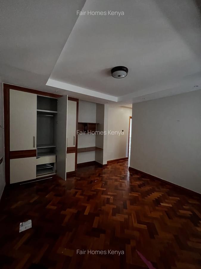 4 Bed Apartment with En Suite at Riverside Drive - 13
