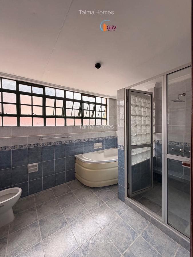 4 Bed Townhouse with En Suite at Off Brookside Drive - 7