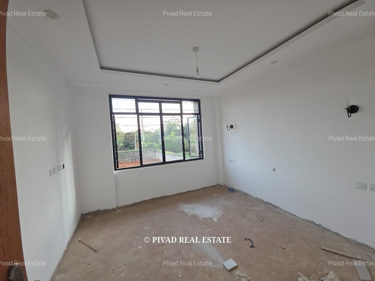 4 Bed House with Garden in Runda - 13