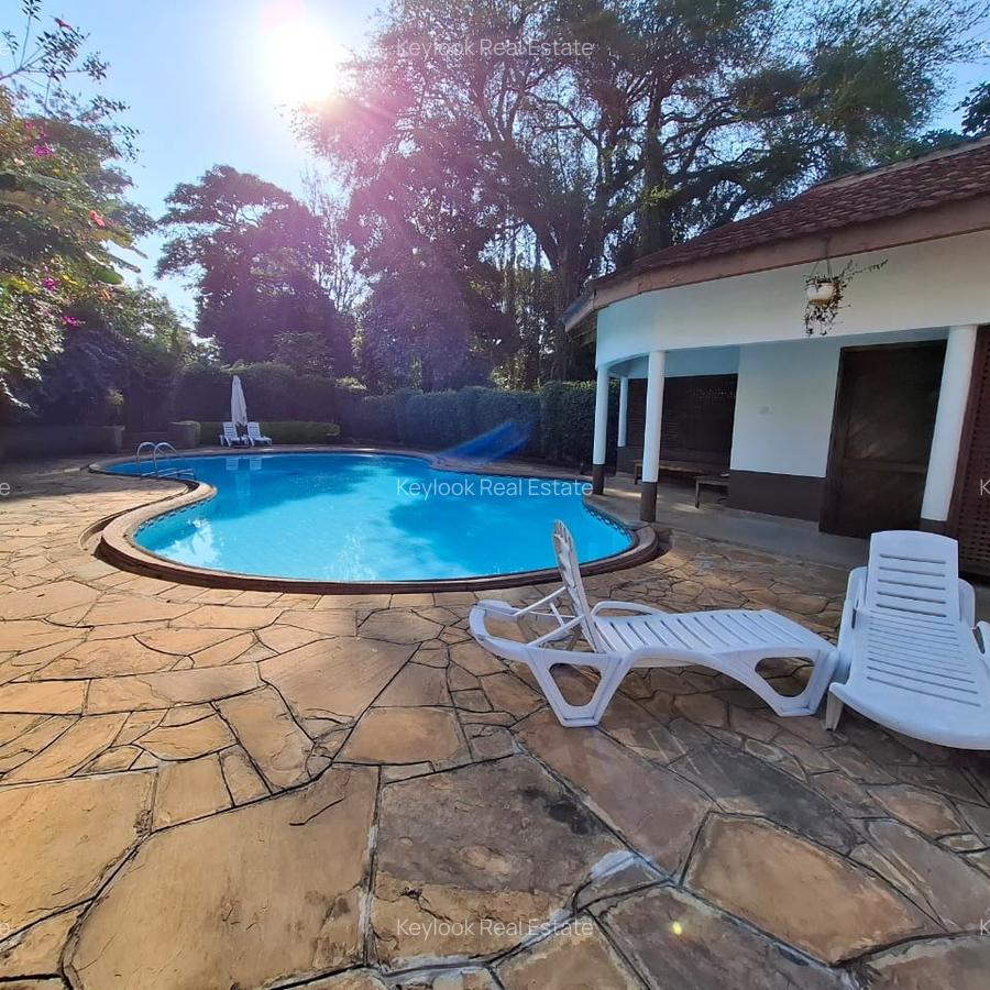 4 Bed Townhouse with En Suite at Lavington - 2