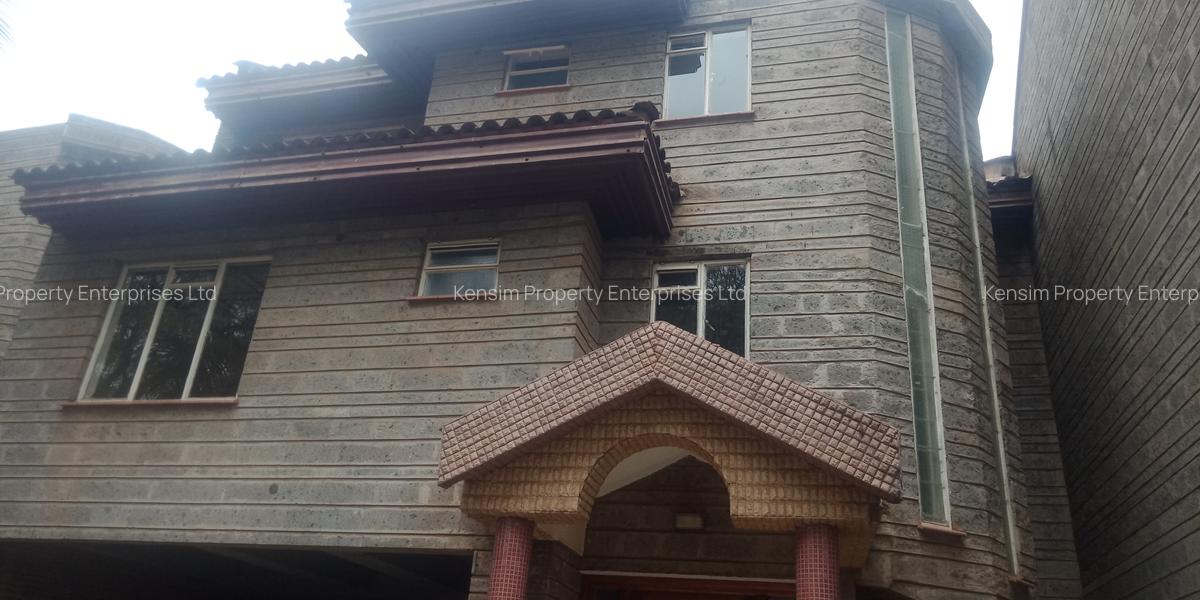 4 Bed Townhouse with En Suite in Lavington - 1