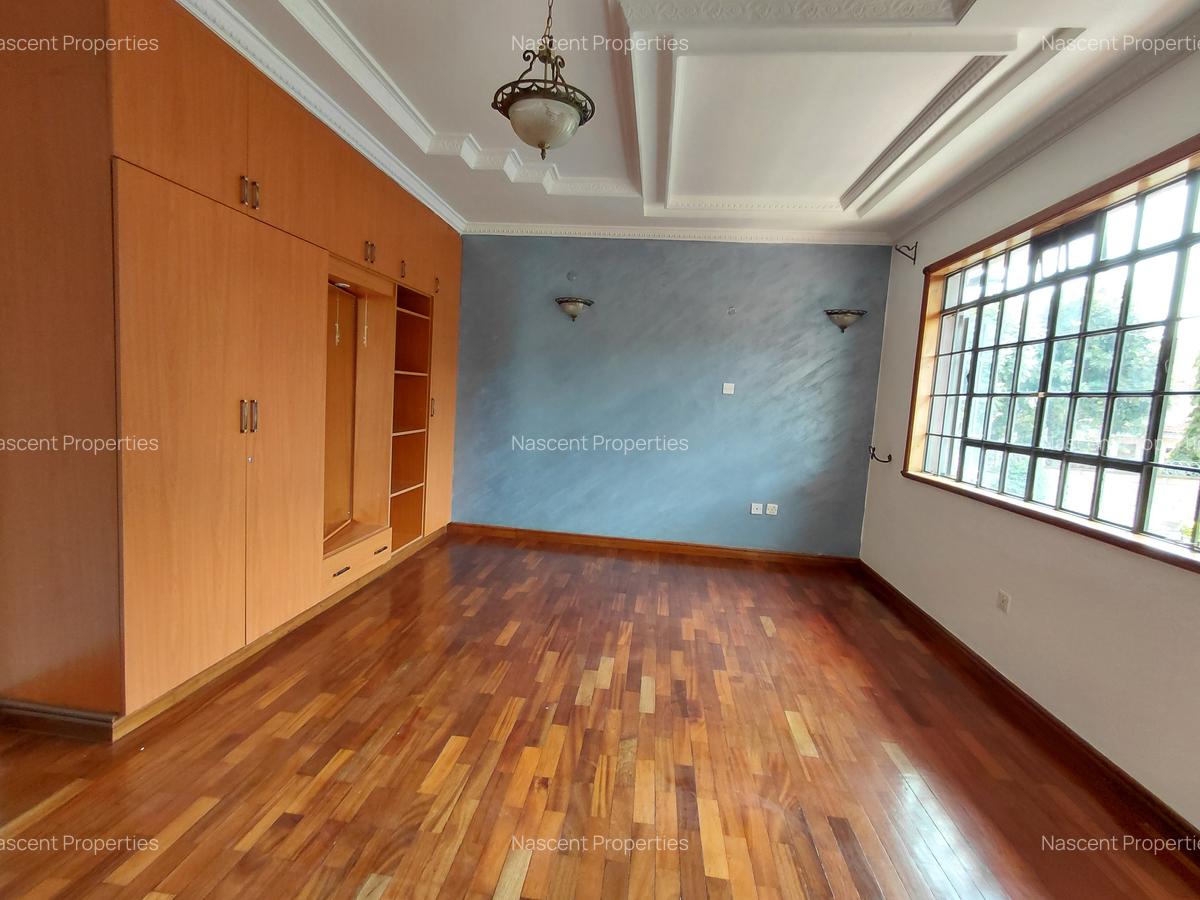 5 Bed House with En Suite in Runda - 19