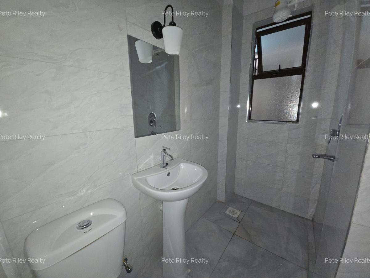 3 Bed Apartment with En Suite at School Lane - 14