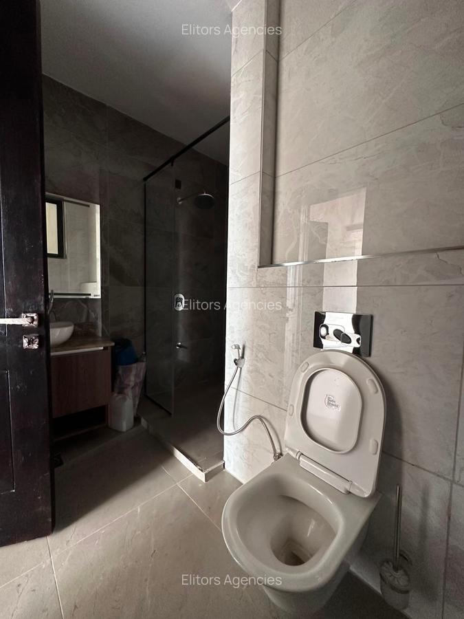 3 Bed Apartment with En Suite at Riverside Drive - 13