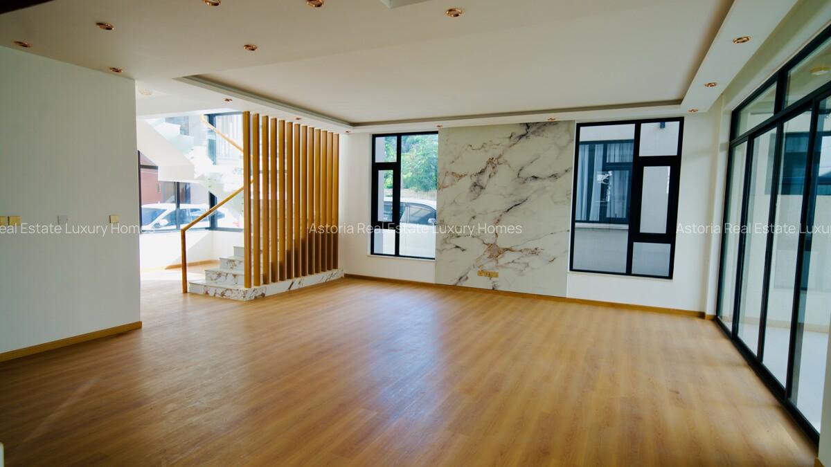 5 Bed Villa with En Suite at 2026-386 5 Bed - 9