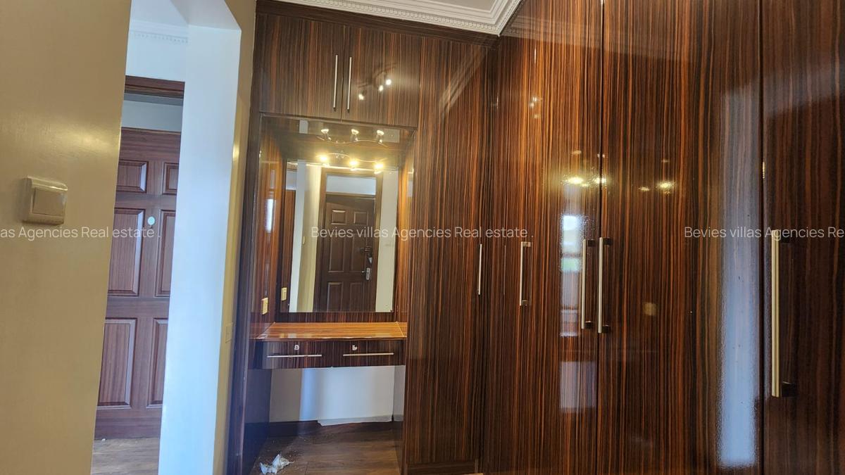 3 Bed Apartment with En Suite at Brookside - 6