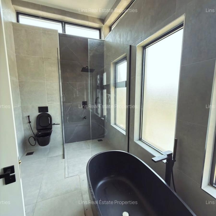 5 Bed Townhouse with En Suite in Runda - 13