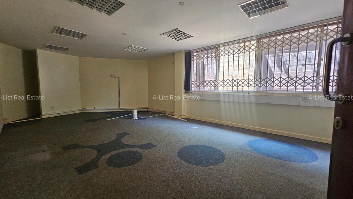 2,400 ft² Office with Service Charge Included at Peponi Road - 2