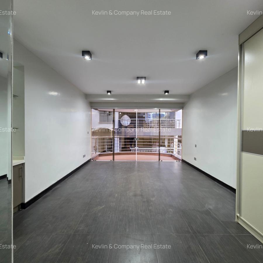 3 Bed Apartment with En Suite in Riverside - 12