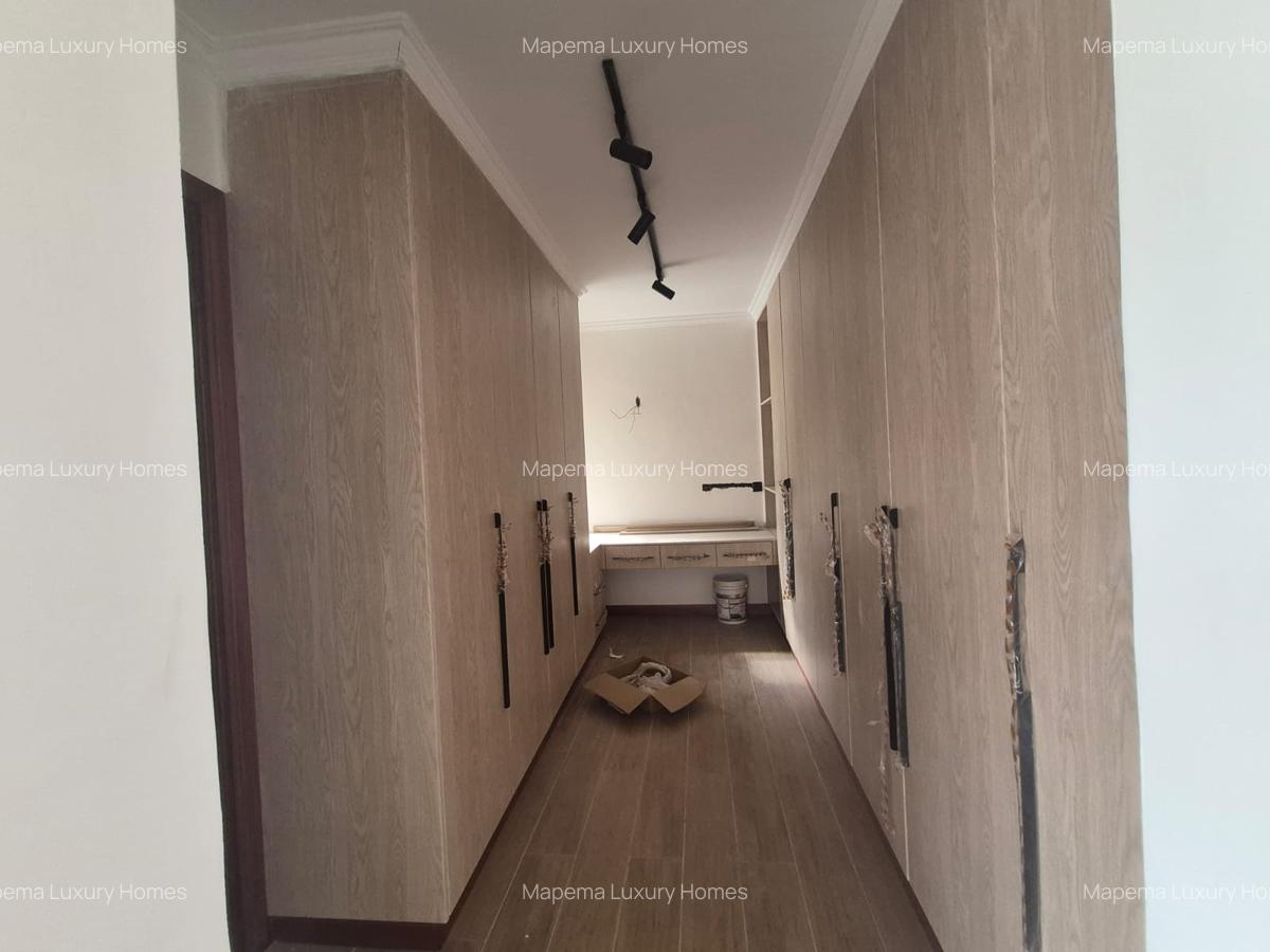 6 Bed Villa with En Suite at Bogani Road - 4