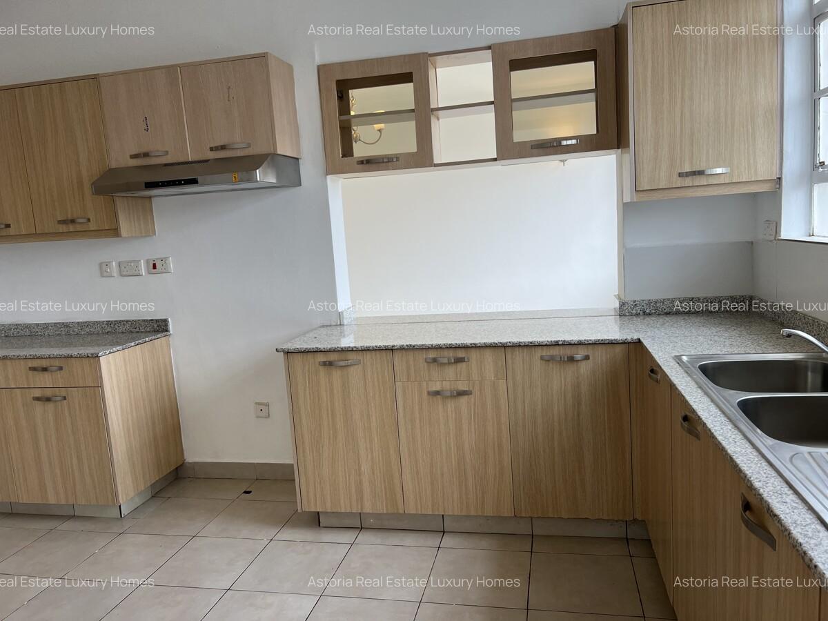 3 Bed Apartment with En Suite at 2026-438 - 3