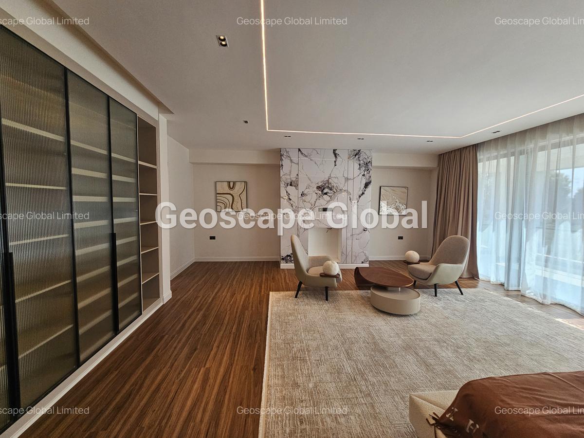 5 Bed House with En Suite in Runda - 5