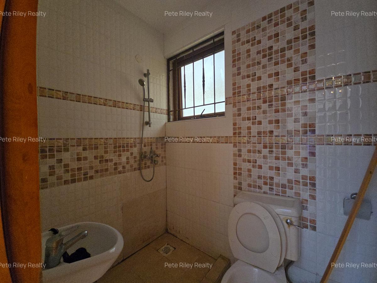 5 Bed Villa with En Suite at Chalbi Drive - 16
