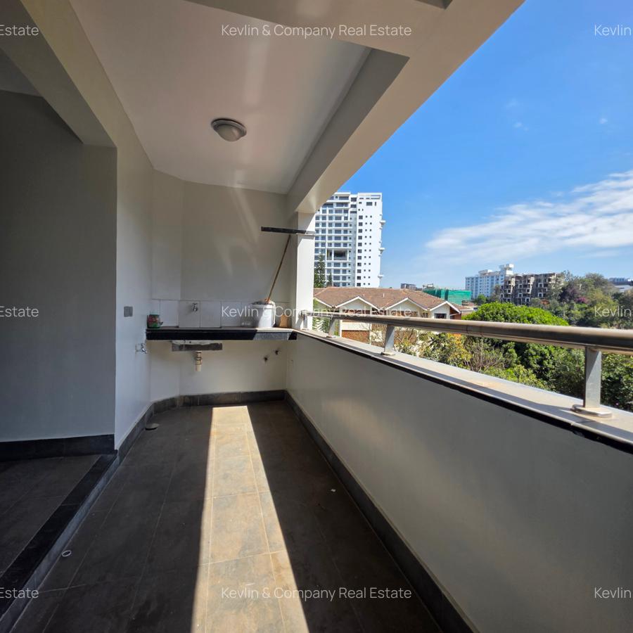 3 Bed Apartment with En Suite in Riverside - 7