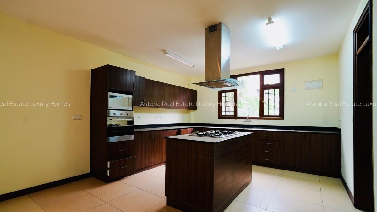 3 Bed Apartment with En Suite at 2026-536 3 Bed - 1
